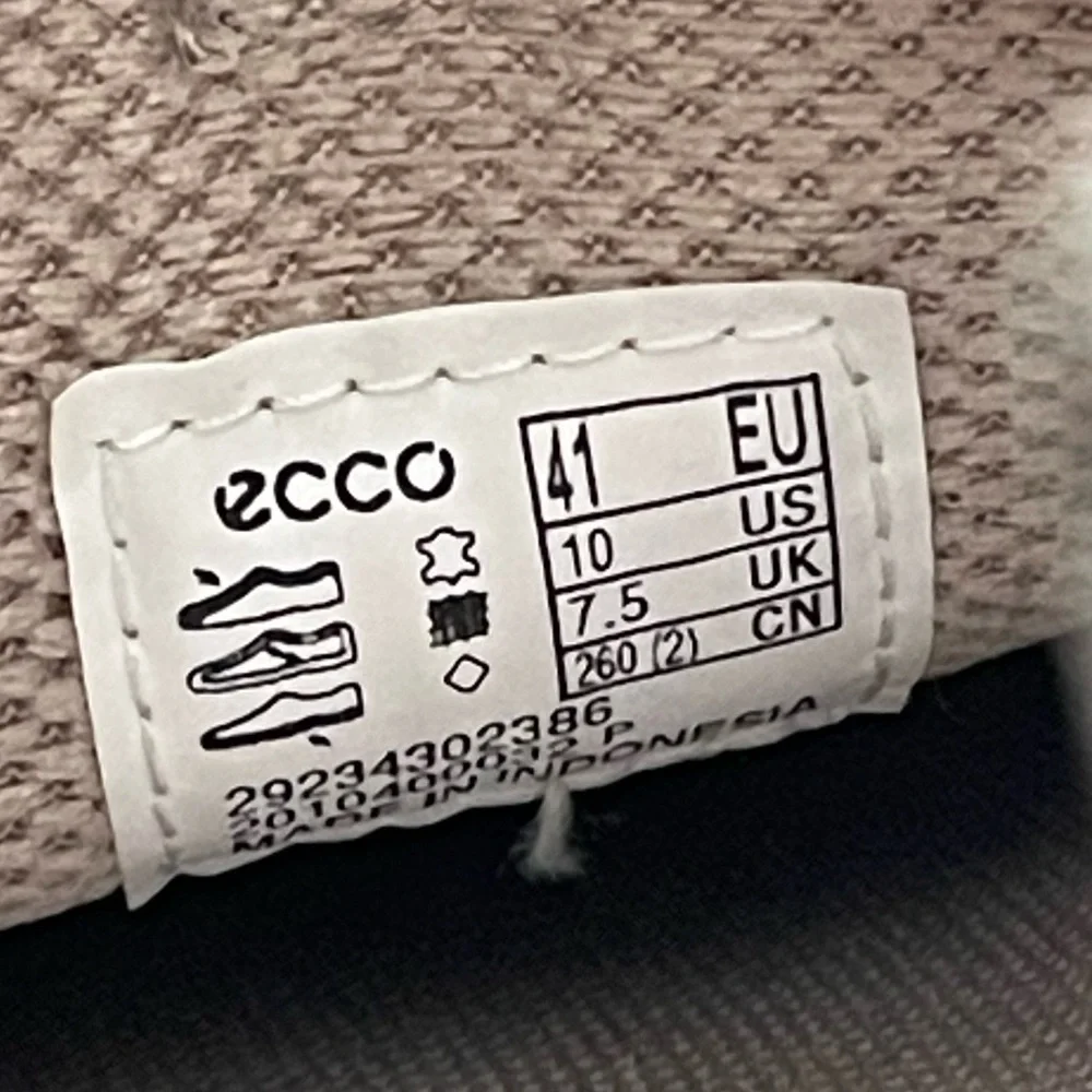 Ecco Womens Flexure Runner gray Rose Suede Sneaker Size 41/10